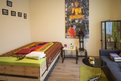 GT3B8247Thai Massage